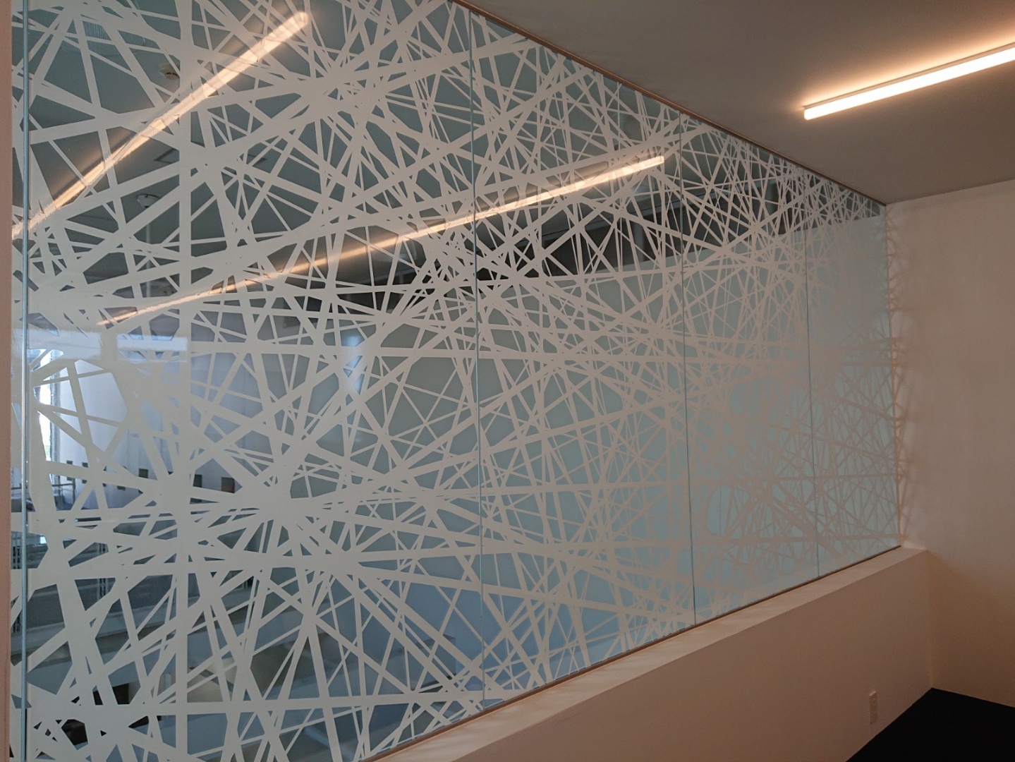 オリジナルガラスフィルムの製作 株式会社 双葉店飾社